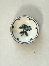 Load image into Gallery viewer, GREY SPEEDWELL RING DISH
