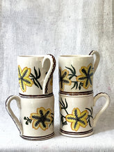 Load image into Gallery viewer, PAINTED TONGUE FLOWER MUG
