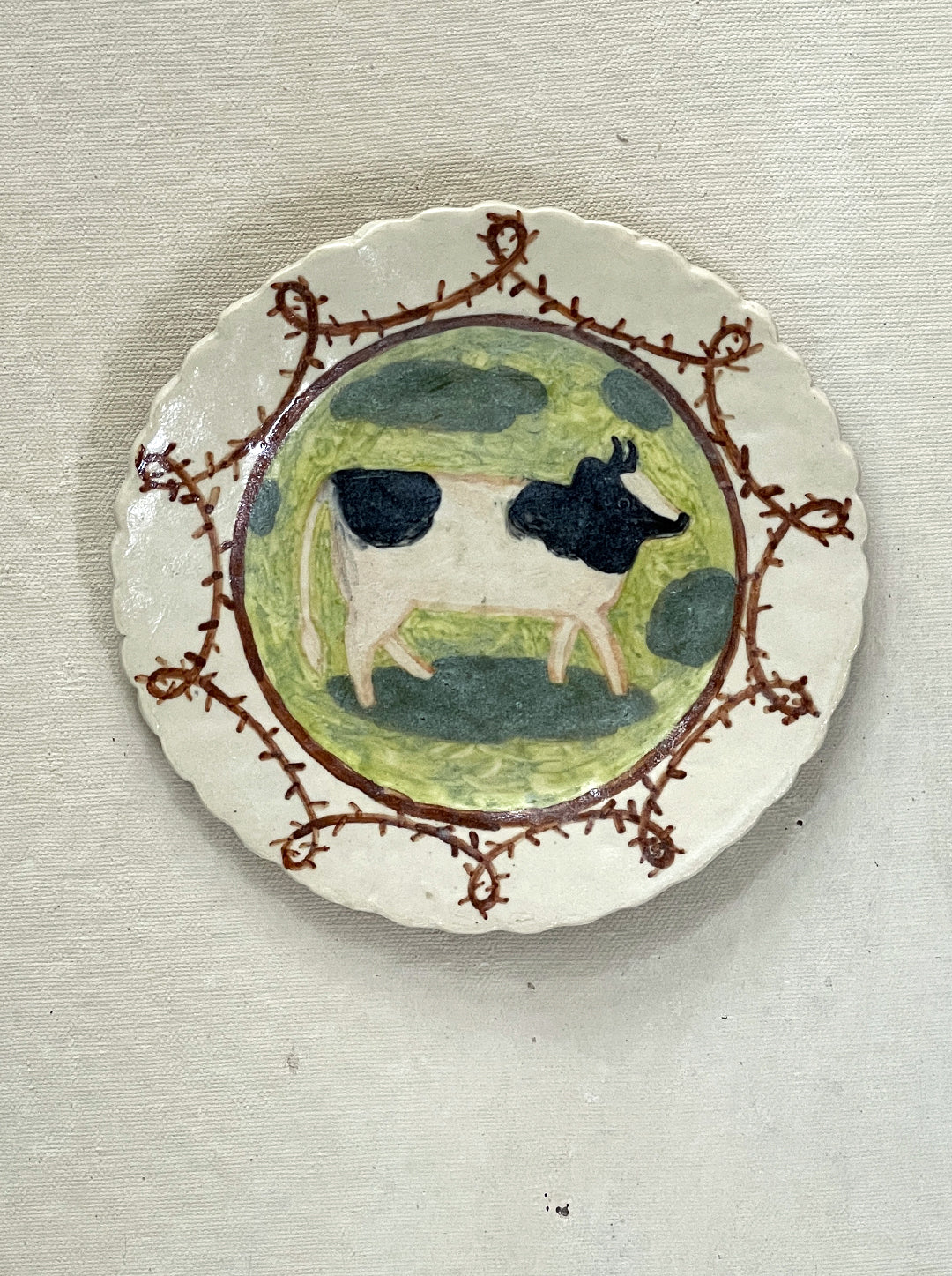 GLOSSY COW PARTY PLATE